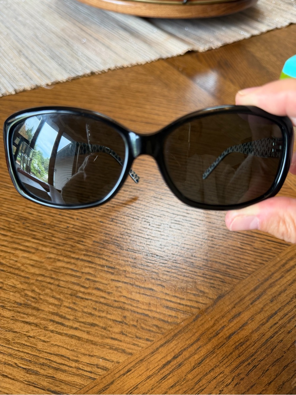 Women’s Black Oversized Sunglasses - Classic Polarized Style